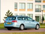 Volkswagen Passat BlueMotion Variant 2010 года (UK)